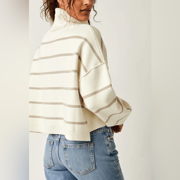 NWT Free People Paulie Stripped Turtleneck Sweater in Moonbeam Combo size small - Picture 3 of 10